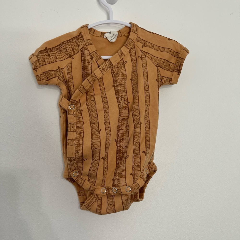 Kate Quinn onesie 3-6 months